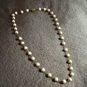 VINTAGE R & R Elegant White Beaded Women’s Necklace